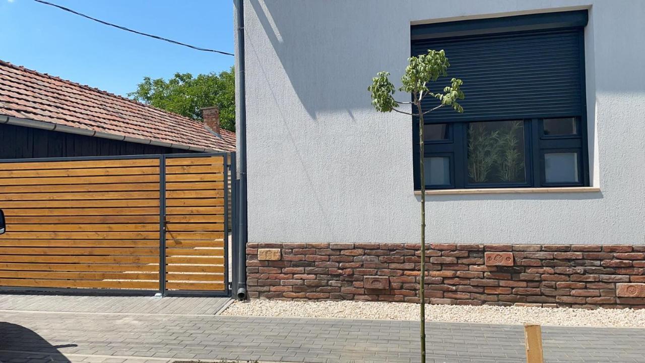 Thermal Apartmanok Raday 4 - Namaste Hajdúszoboszló 外观 照片